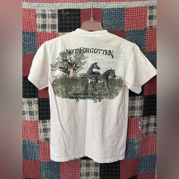 Vintage White Graphic T-Shirt Medium – Single Stitch - Picture 5 of 6